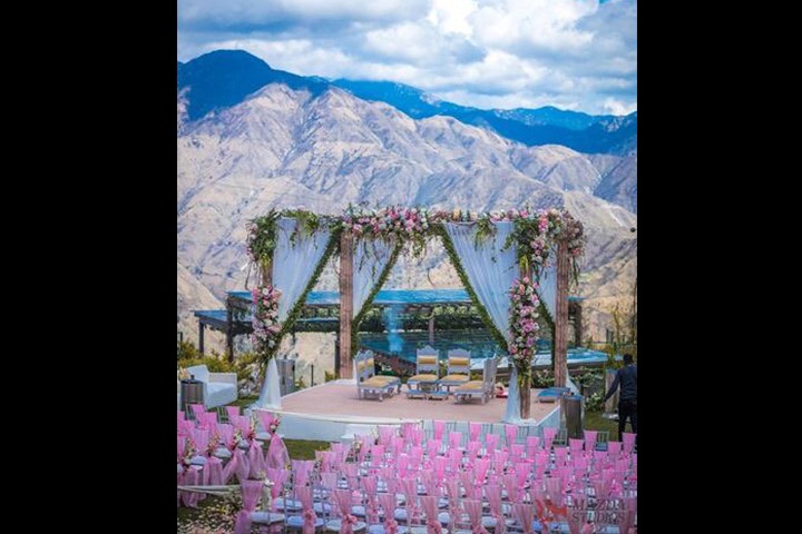 Who is the best to plan your destination wedding in the ‘Queen of Hills’